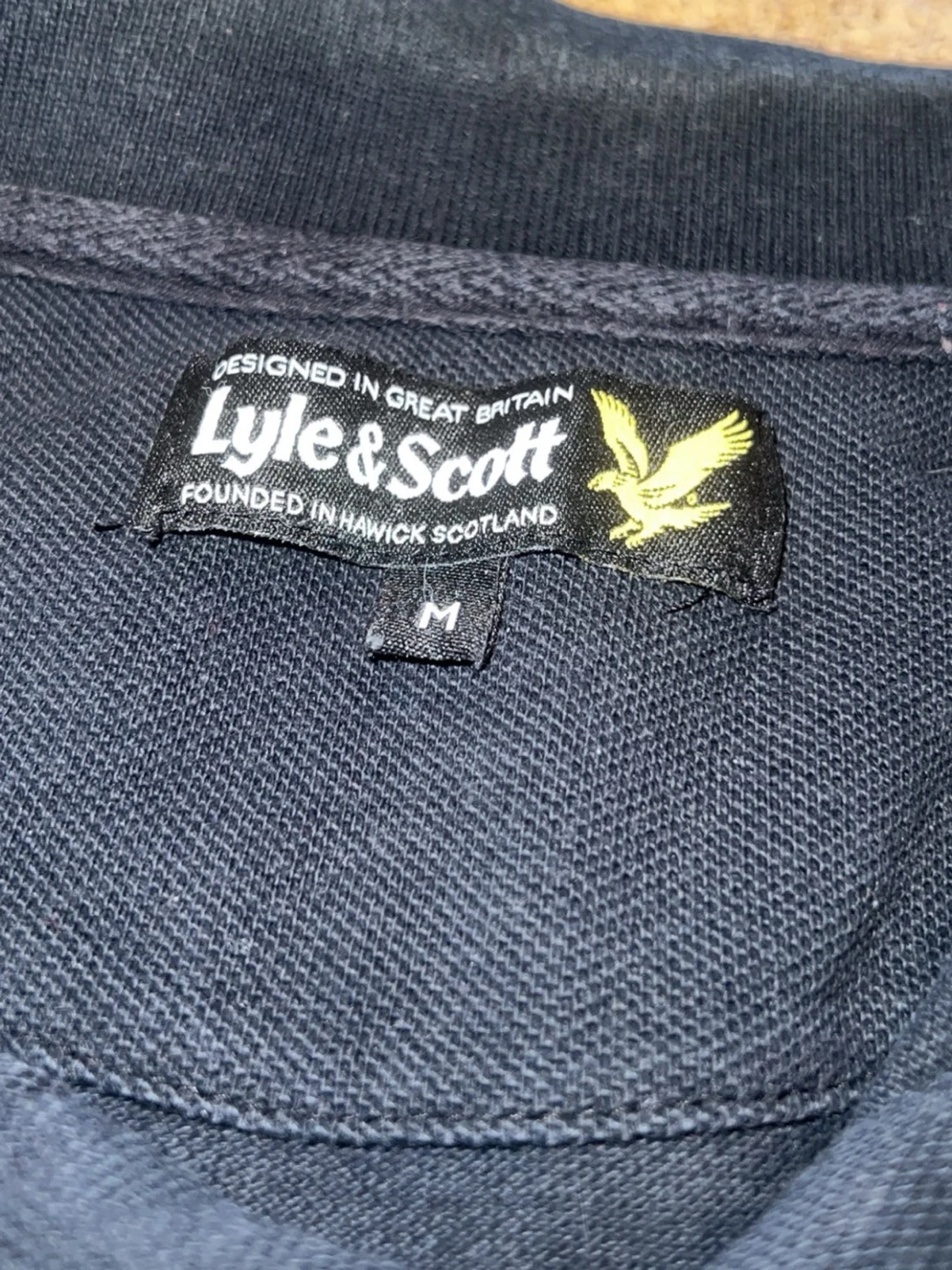 Blå pikétröja från Lyle & Scott - 3