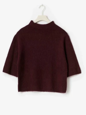 Stickad tröja - Säljer denna slutsålda stickade tröja ifrån Gina i storlek 170 men passar även som en xs. Den är i nytt skick då den endast är använd två gånger! Klicka gärna på