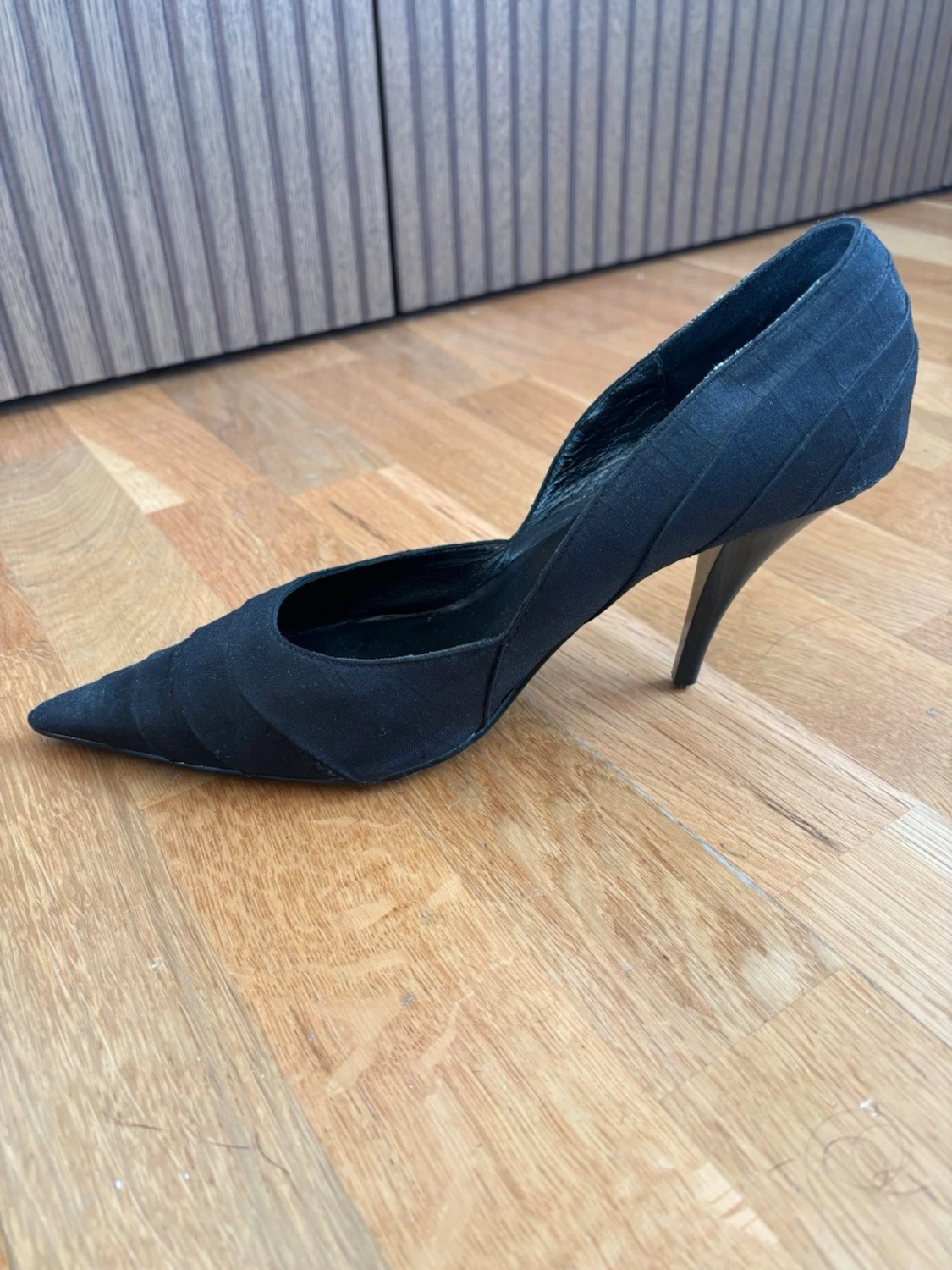 Svarta pumps med spetsig tå från Dune - 1