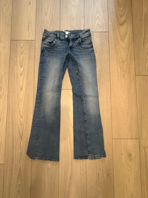 Blå bootcut jeans  - Gina tricot jeans