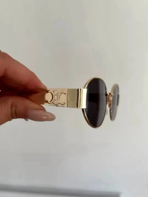 Solglasögon sommar - Oanvända solglasögon grön lins 