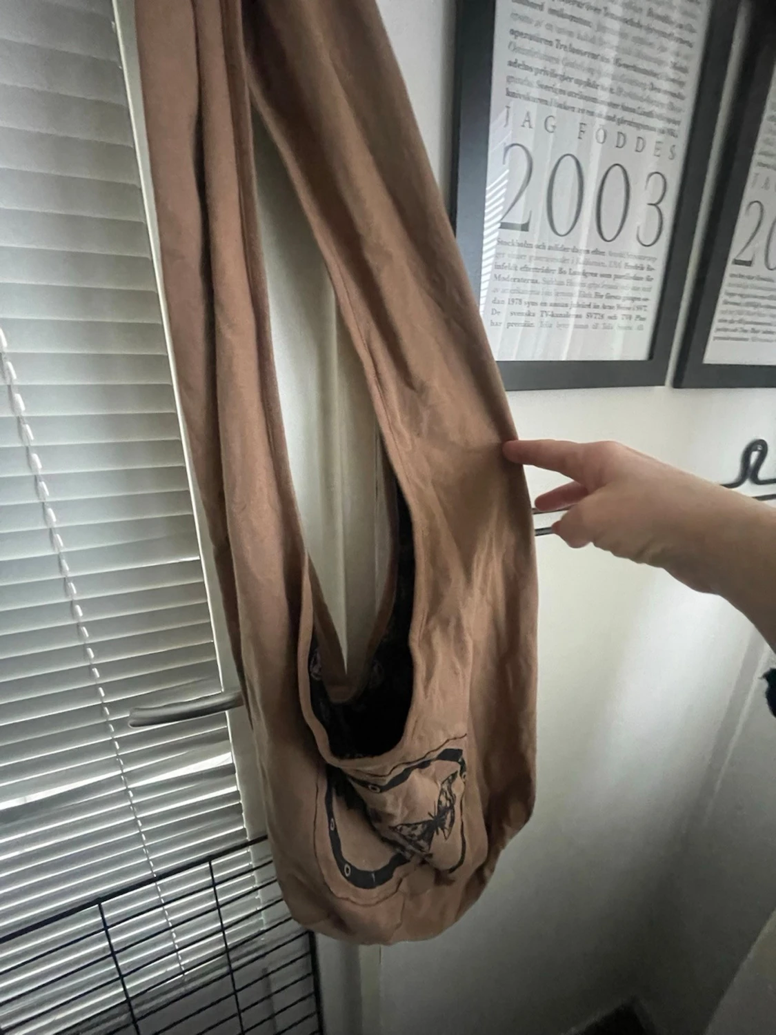 Brun shoppingväska med fjärilar från Hängmatts - 2