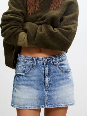 Blå denimskort med shorts  - Säljer denna kjol jag använt 2 gånger i sommar, den är från strandinavius och tycker inte den passar mig!💕 