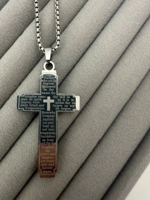 Halsband Silver - Säljer nu detta rostfria silver halsband med ett kors! längden är 60cm, Hör av er vid minsta fundering!