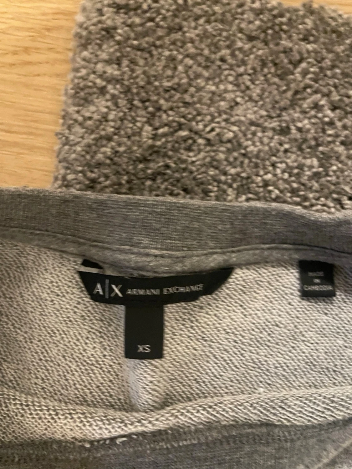 Grå sweatshirt från Armani Exchange - 1