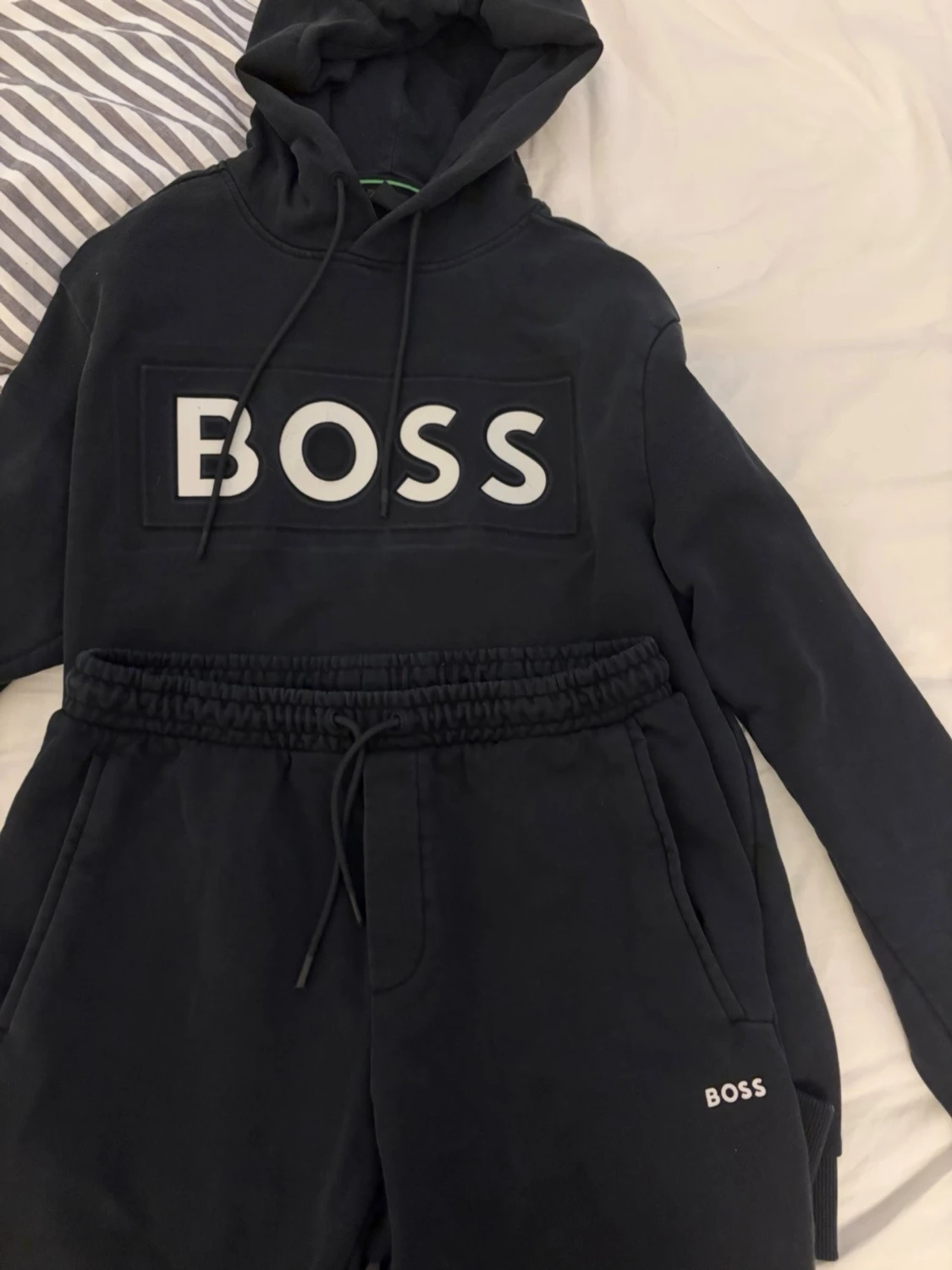 Svart boss sett