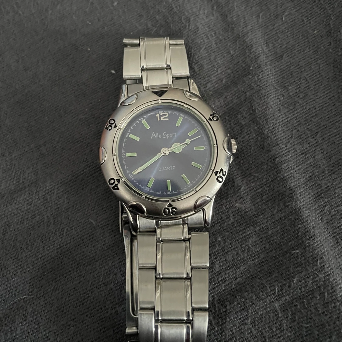 Aile Sport silverfärgad klocka