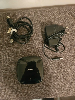 Usb hub nytt aldrig använt  - Helt nytt.  Passar till alla bärbar dator eller stationär dator  4 port. Strömkabel följer med.