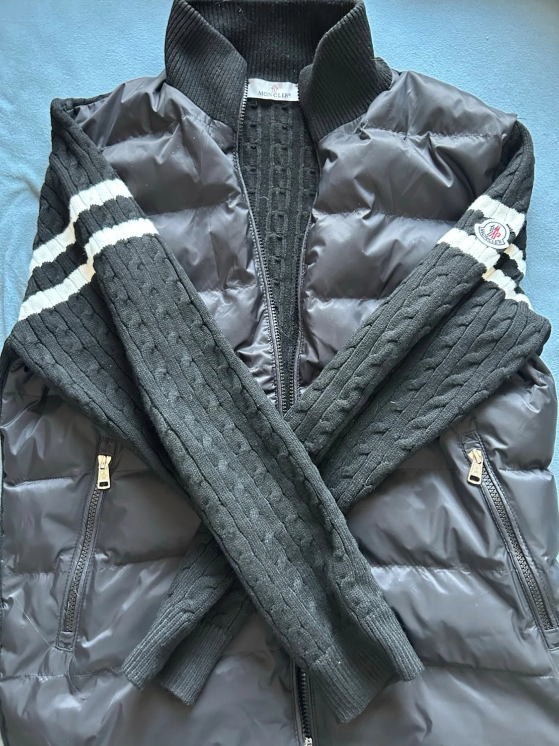 Svart pufferjacka från Moncler - 1