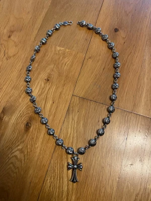 Chrome Hearts halsband  - Säljer mitt chrome hearts halsband 60cm long väger cirka 125 gram. Använd cirka 3-4 gånger. 