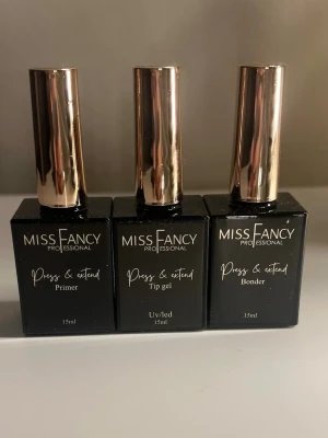 missfancy gel-x kit - gjort 1 set med dessa så typ 90% finns kvar i flaskorna!!🩷🩷