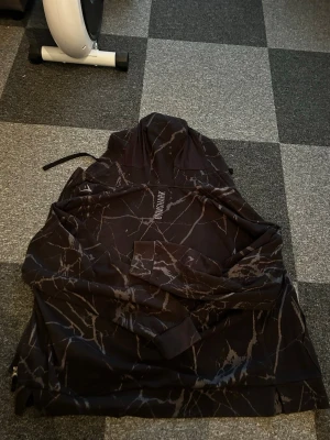 Sällsynt gymshark hoodie från 2022. - Säljer min gymshark hoodie som är i bra skick. 