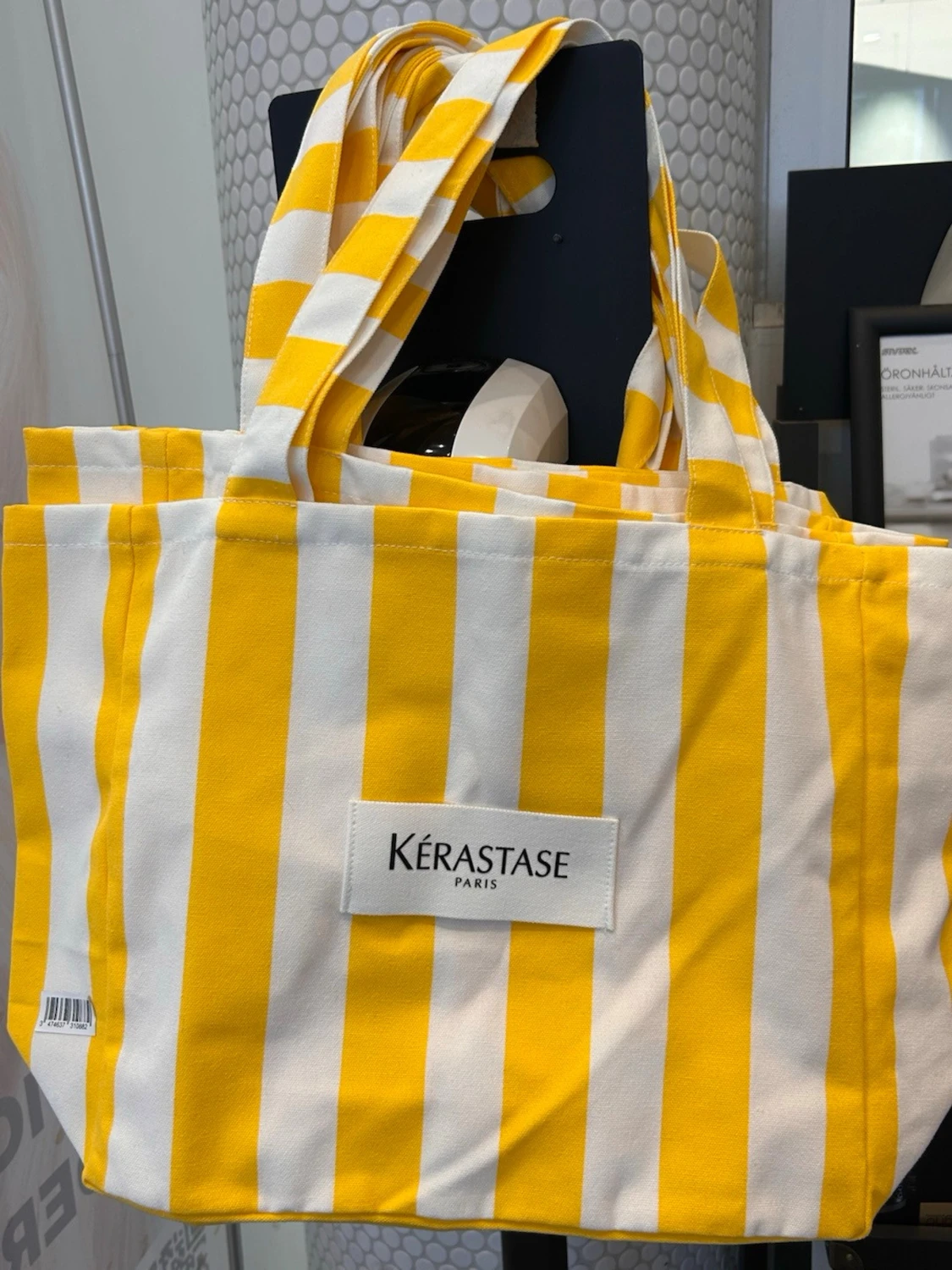 Randig shoppingväska från Kérastase - 1