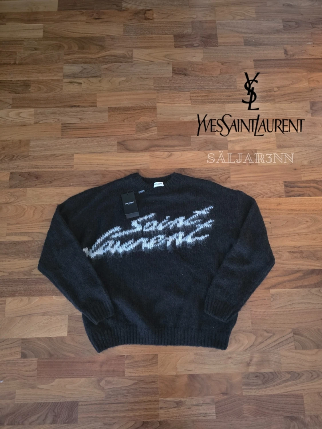 Svart stickad Saint Laurent tröja