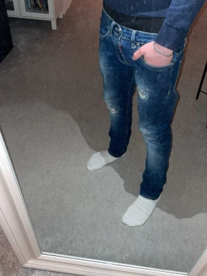 Dsquared jeans - Tja! Säljer ett par rätt feta dsquared jeans knapp använda, skriv vid funderingar!