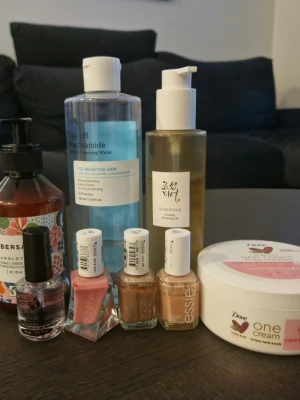 Paket med skönhetssaker - Allt är använt till viss del, se bilder. Slänger med lite annat också som inte finns på bild. 