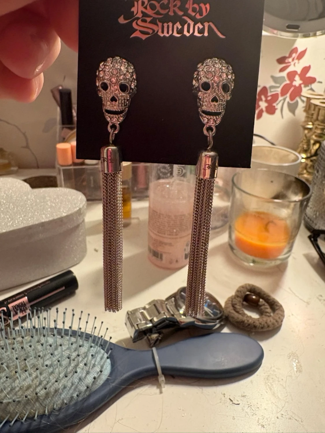 Silverfärgade döskalleörhängen Rock by Sweden - 1