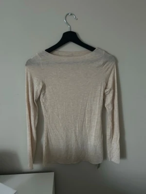 Beige långärmad intimissimi tröja - Helt oanvänd intimissimi tröja som har lappen kvar❣️ 