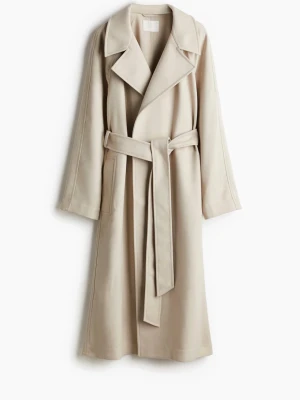 Beige trench kappa - Beige trench kappa från H&M. Fåtal gånger använd🩷helt slutsåld på hemsidan 