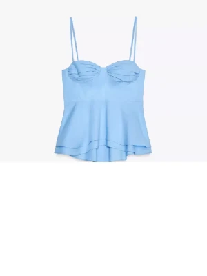 Ljusblå topp Zara - Supersöt topp från Zara 🩵Knappt använd alls då jag har två likadana, storlek M men passar mig som vanligtvis har S/M. Inga defekter ! Skriv om ni har frågor 🩵