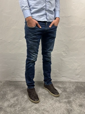 Replay jeans  - Ett par riktigt snygga jeans från Replay i storlek W36 L34 i modellen anbbas 