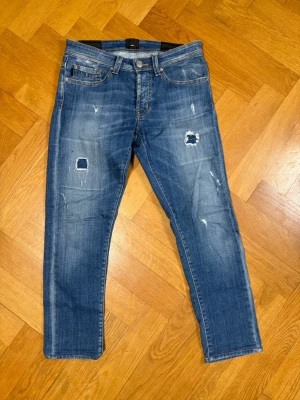 Tramarossa slimfit jeans  - Riktigt schyssta Tramarossa slim fit jeans i väldigt bra skick inga skador eller liknande nypris över 3500kr
