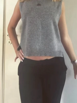 Grå stickad topp - Stickad topp