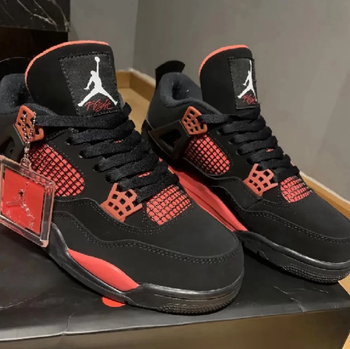 Jordan 4 red thunders 