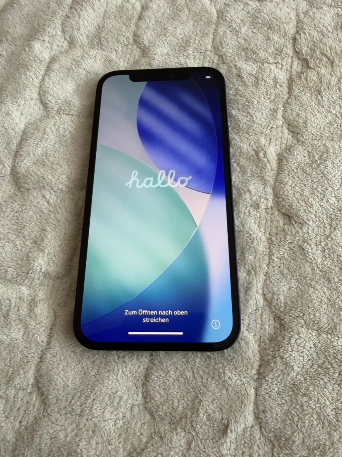 Svart iPhone med slimmad design - 3