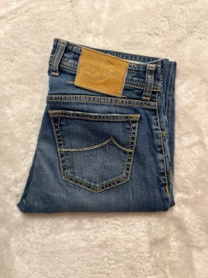 Jacob Cohën Jeans 31 - Tja! Säljer nu dessa riktigt snygga och eftertraktade Jacob Cohën Jeans i storlek 31. Står 33 men sitter som W31. Nypris: 6000 kr. 