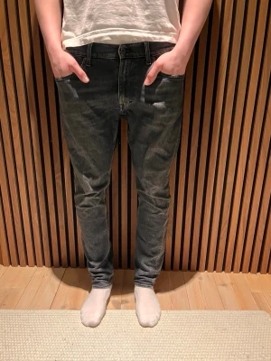 Tiger of sweden jeans - Skicket är mycket bra och dom är i storlek w32 L32 men kan passa något mindre. Kontakta gärna vid frågor🙌