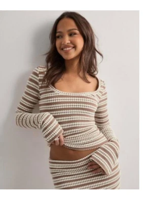 Tröja från Nelly - Topp från Nelly, aldrig använd, storlek XS