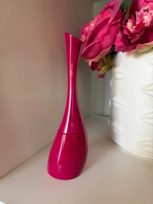 Kenzo: Amour - 50ml från början. Se sista bild för mängd.