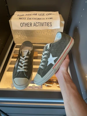 Nya Golden Goose VSTAR2 - Helt Nya Golden Goose VSTAR2 | Storlek 42 | Inga Defekter | Allt OG ingår | Bara att höra av dig vid funderingar👑