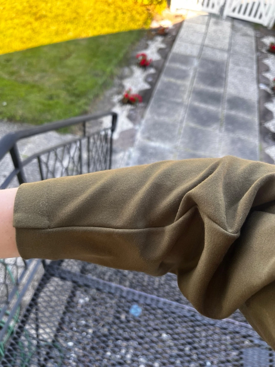 Olivgrön cardigan med knappar - 1