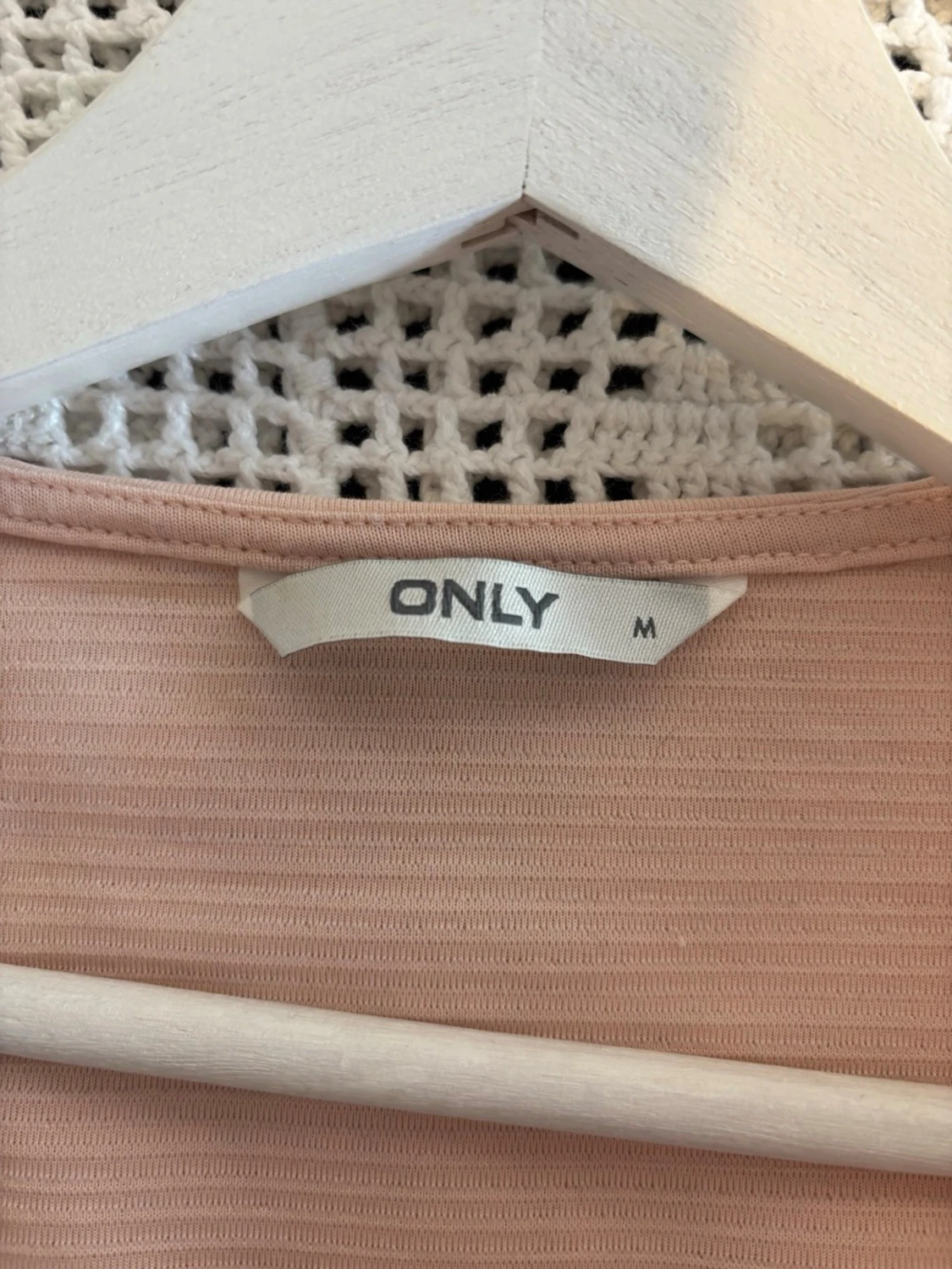 Ljusrosa öppen kofta i ribbad trikå - 2