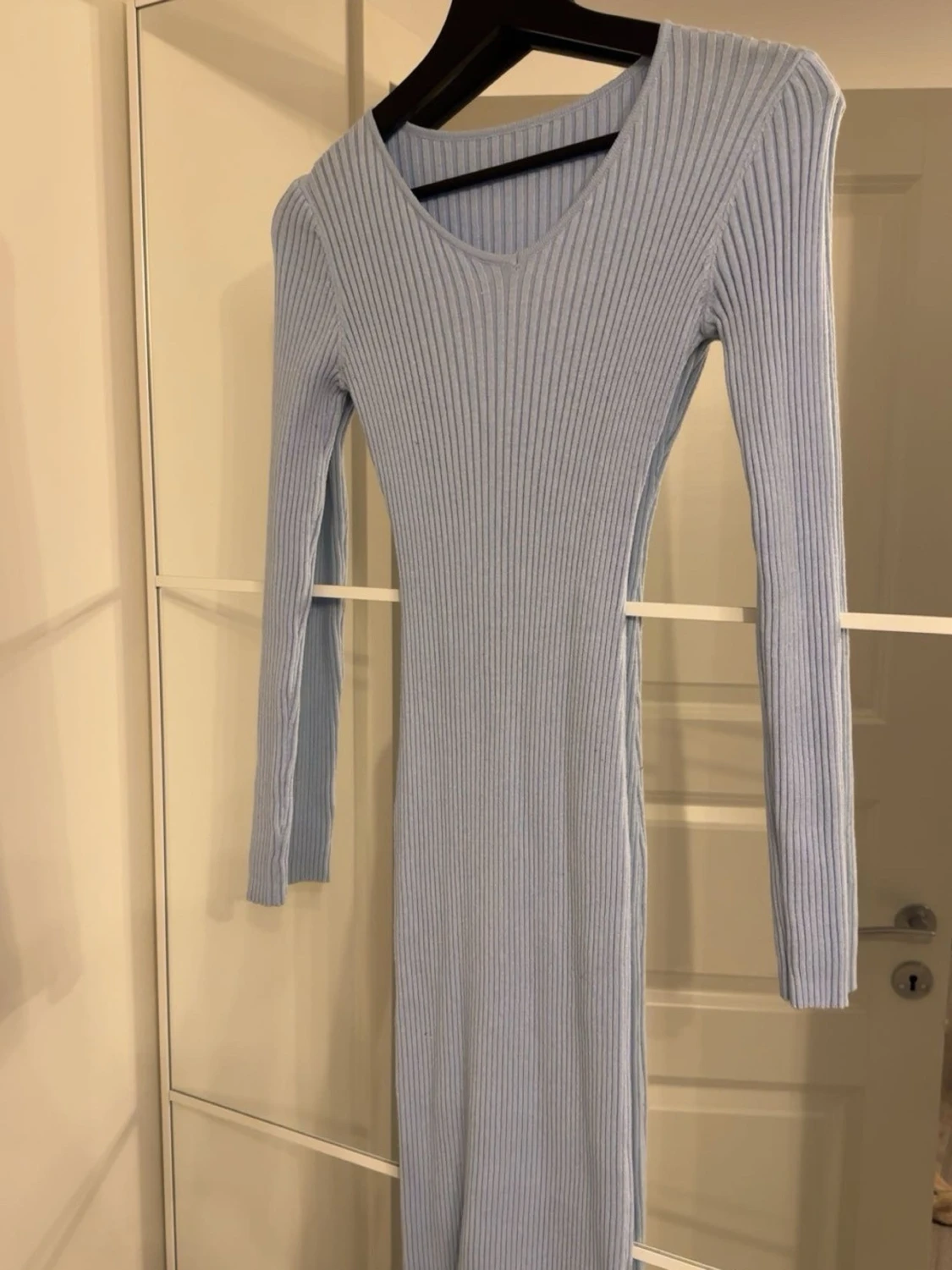 Ljusblå ribbad långklänning