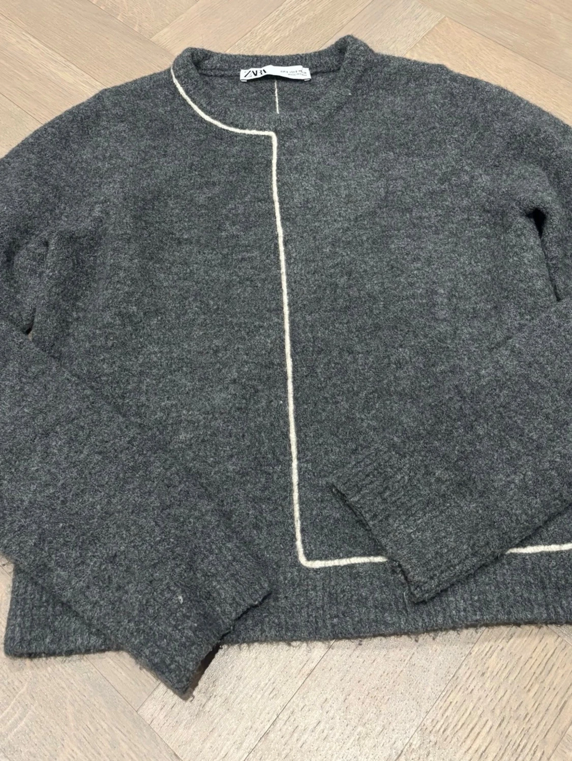 Grå stickad tröja från Zara