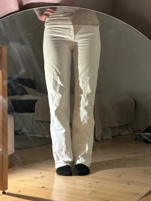 Vita jeans  - Vita jeans från Zara 