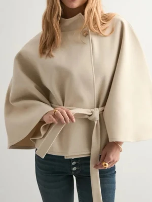 poncho  - Jättefin poncho som ja säljer då den inte kommer till användning 💞