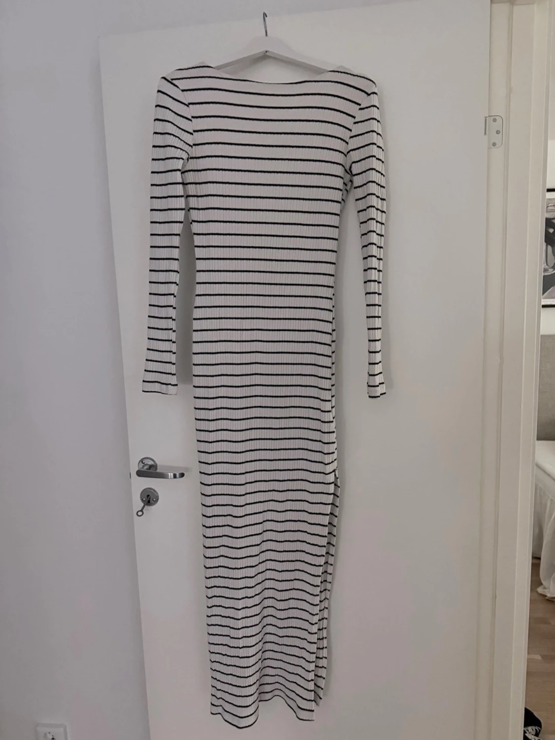 Långärmad randig klänning