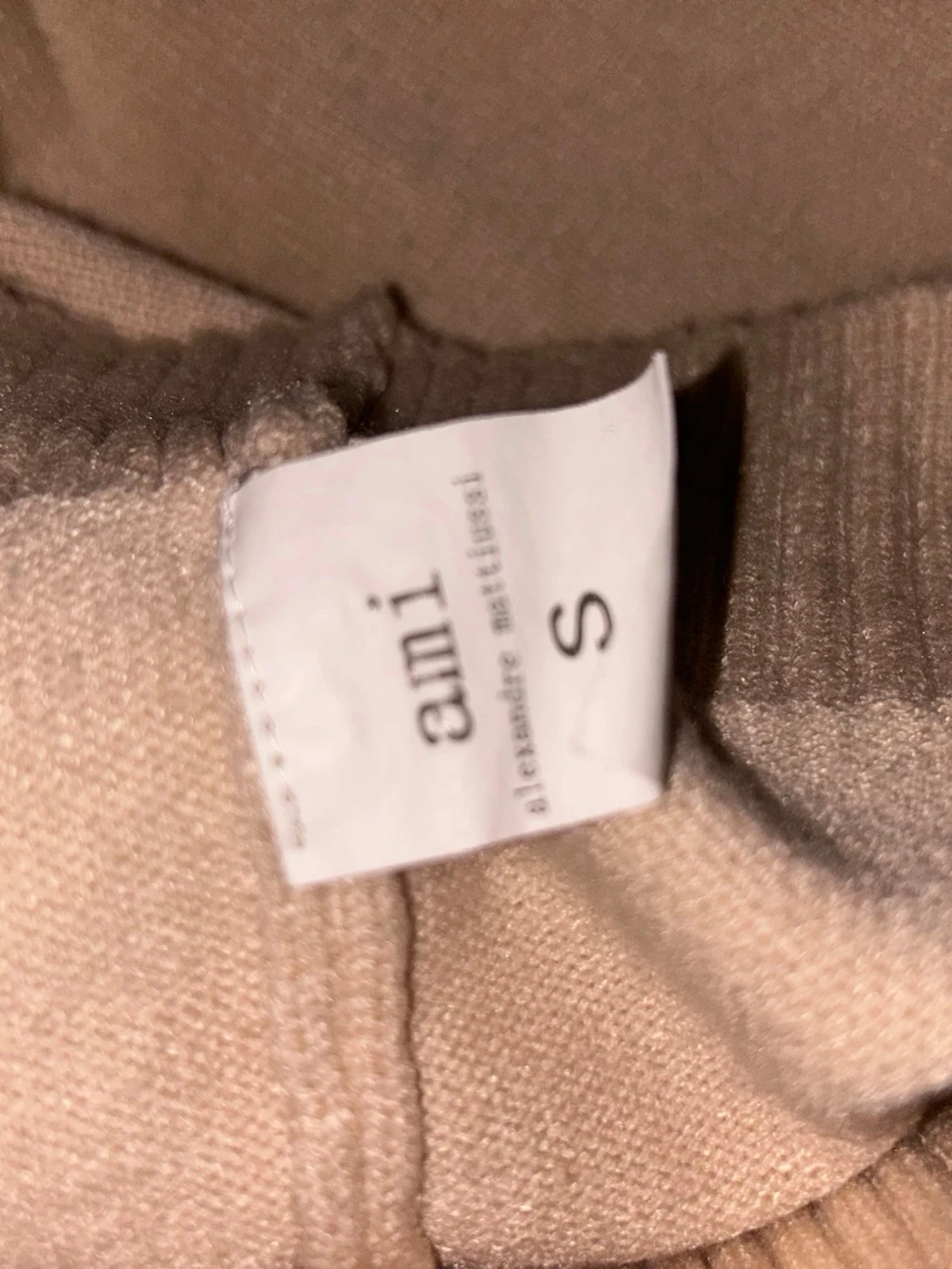 Beige stickad tröja från Ami - 2