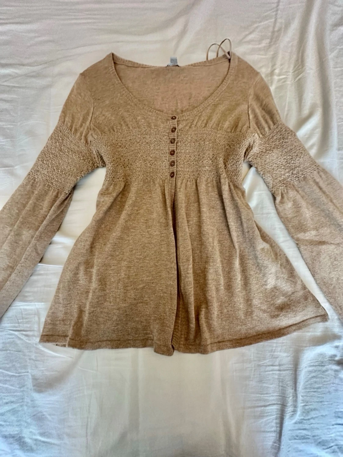 Beige långärmad blus med knappar - 1