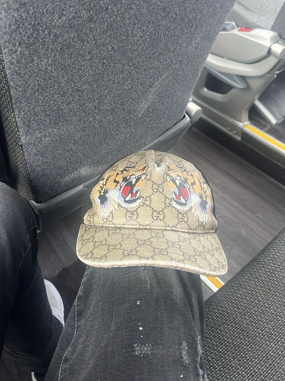 Gucci keps med tigertryck