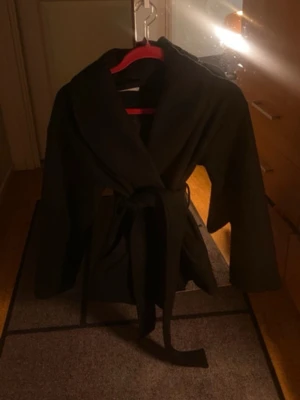 Premium collection kappa från Gina tricot - Helt ny 💕 skicka gärna prisförslag🫶