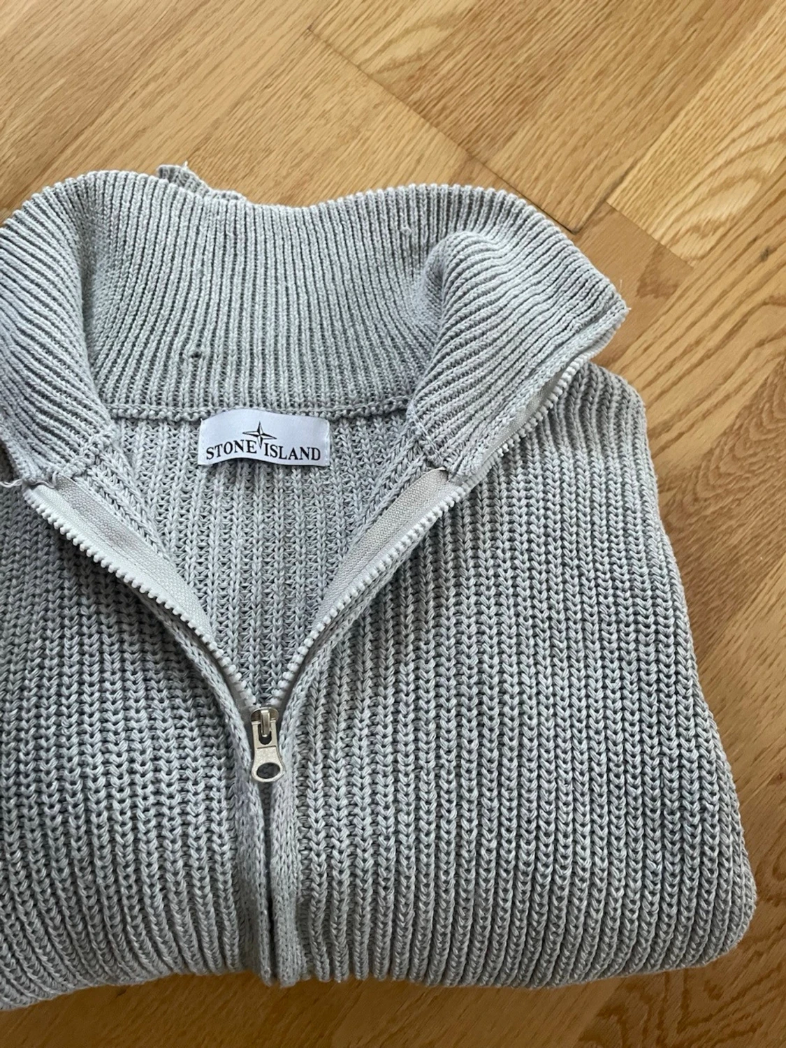 Ljusgrå stickad tröja Stone Island - 2
