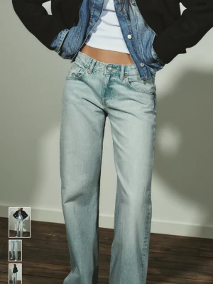 Zara jeans  - Ljusblåa jeans från Zara i storlek 32 men skulle säga att de är som en 34. Knappt använda🥰🥰