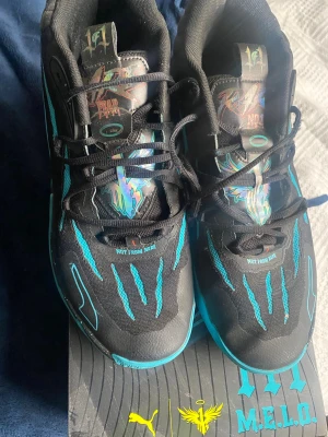 Puma MB.01 Rare sneakers svart/turkos - Säljer ett par Puma MB.01 Rare sneakers. I stl,46