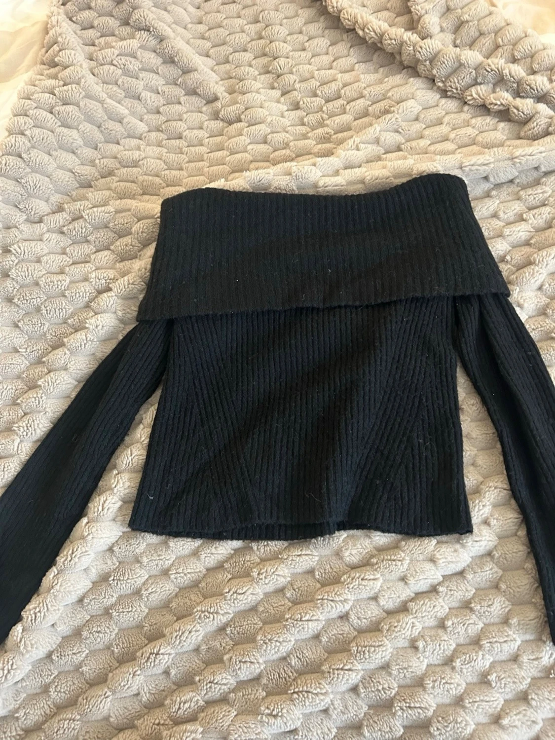 Svart off shoulder stickad tröja H&M - 2