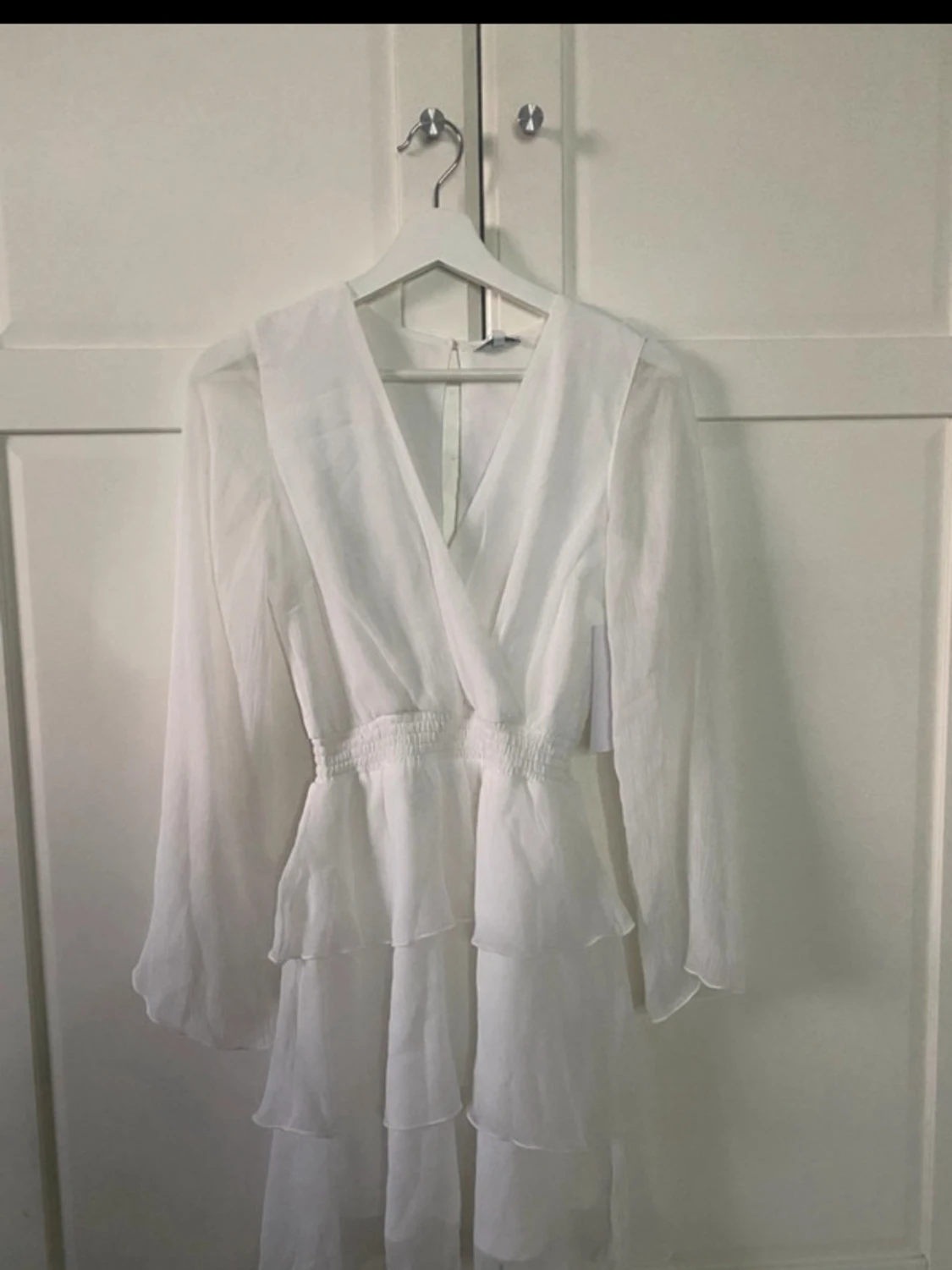 Vit klänning med volanger - 2